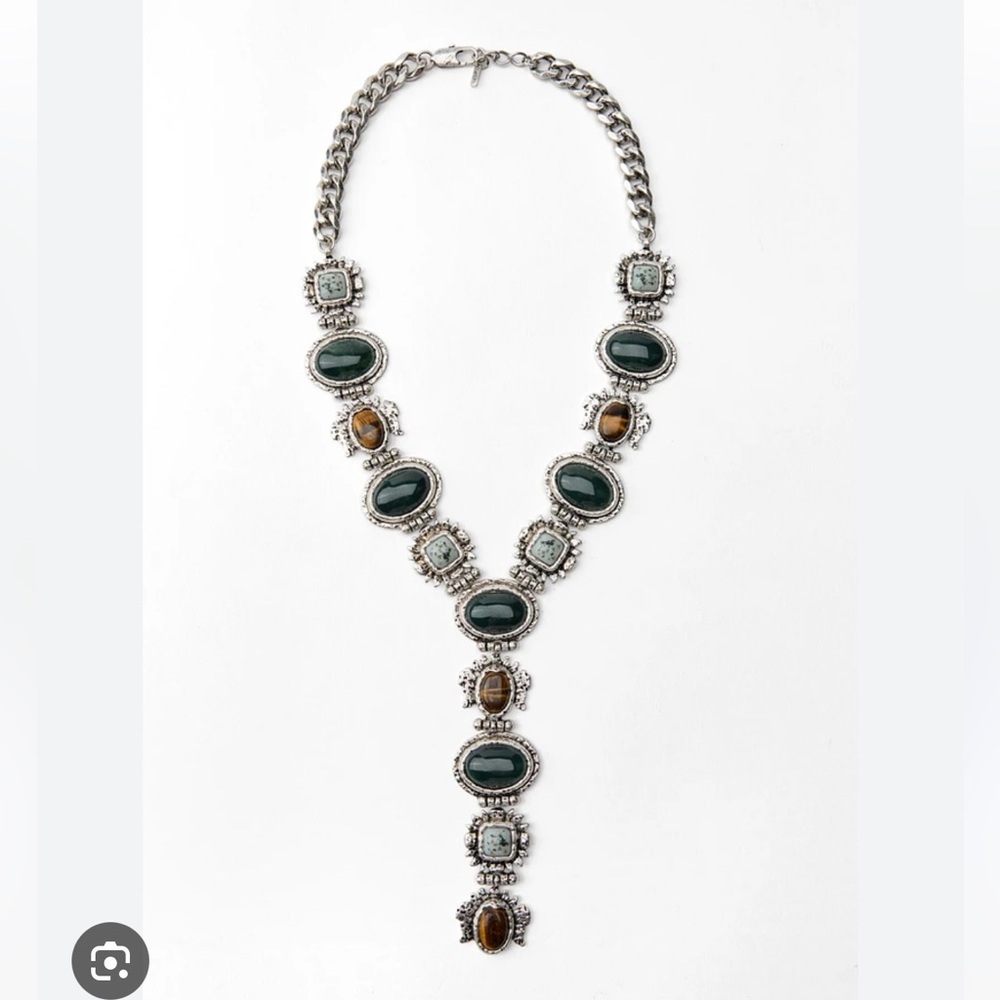 Elegant Silver and Green Necklace